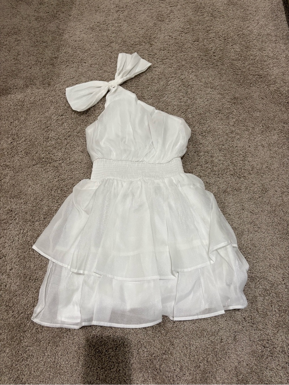 One-Shoulder White Mini Dress with Tiered Skirt